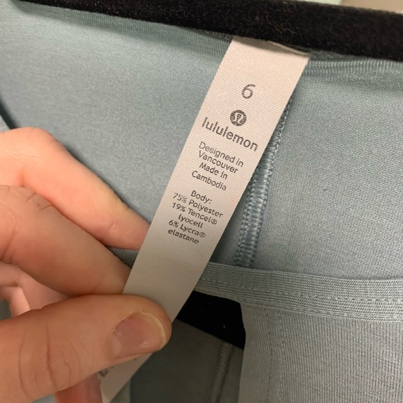 Lululemon keyhole wrap tee - Picture 3 of 3